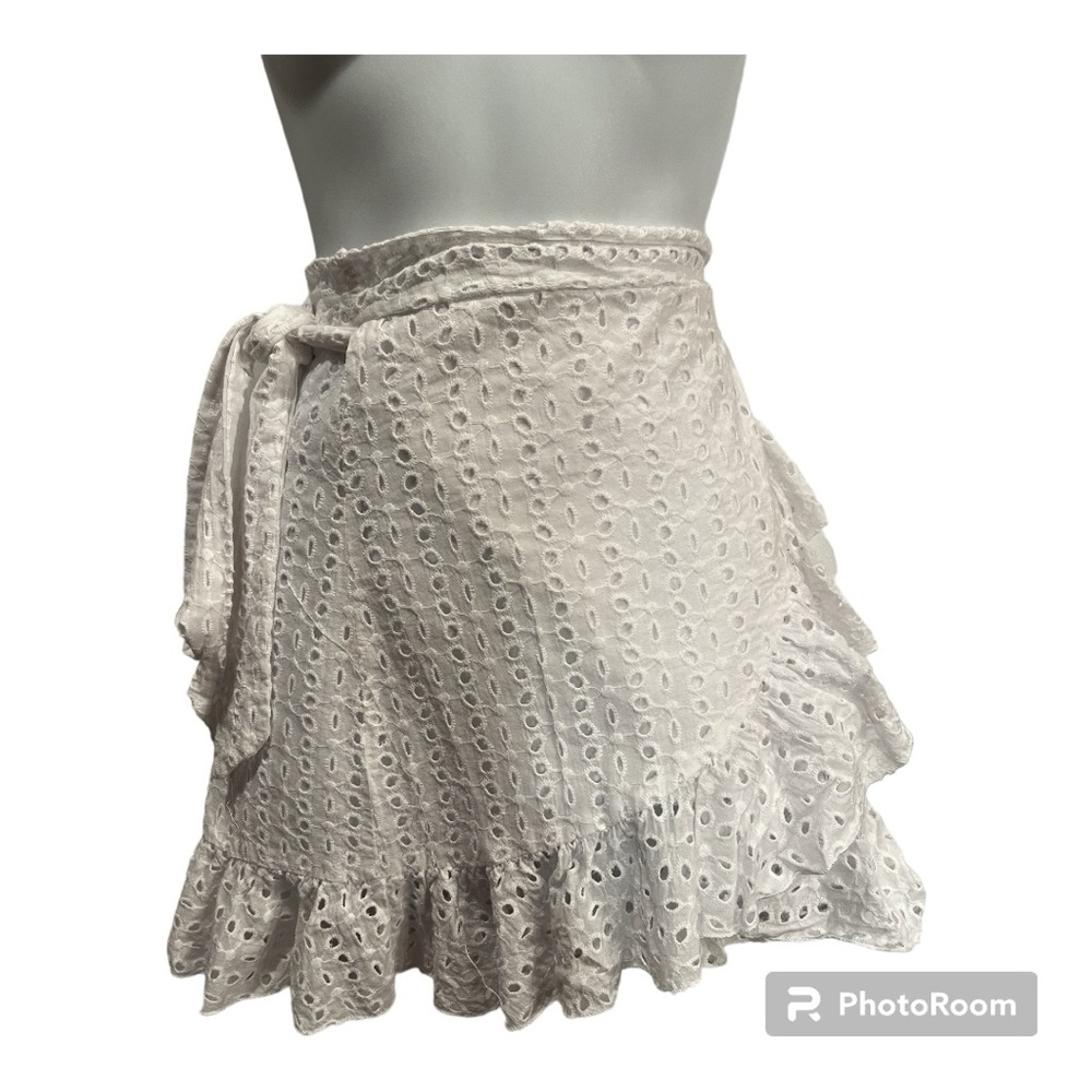 Shein white tie at waist wrap skirt.  Size XS